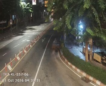 Latest picture from the Thanon Tok Intersection, Thanon Tok side. camera