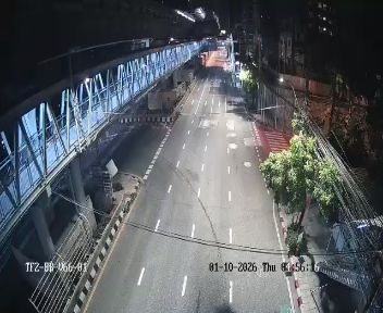 Latest picture from the Pedestrian bridge near Soi Sathorn 12, Sathorn Road camera