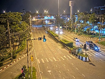 Latest picture from the Kaset Nawamin Road intersects with Sukonthasawat Road camera