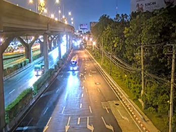 Latest picture from the Prachaniwet Road 1 intersects with Vibhavadi Rangsit Road camera
