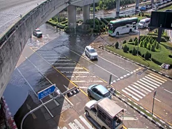 Latest picture from the Lat Krabang Road intersects King Kaeo Road, King Kaeo intersection. camera