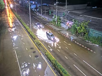 Latest picture from the Ramkhamhaeng Road intersects with Min Phatthana Road (Lat Bua Khao Intersection) camera