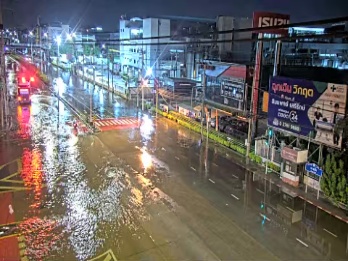 Latest picture from the Serithai Road intersects with Min Phatthana Road (Bang Chan Intersection) camera
