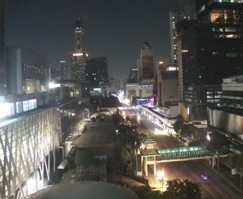 Latest picture from the Ratchaprasong Intersection camera