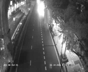 Latest picture from the Footbridge near Soi Rang Nam, Phaya Thai Rd camera