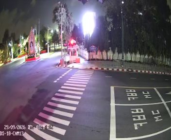 Latest picture from the Suan Mitsakawan Intersection camera
