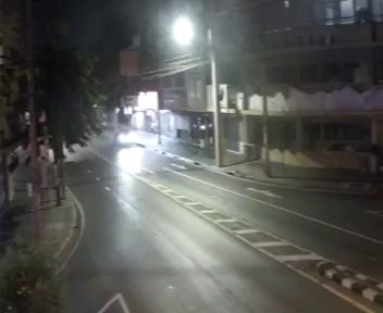 Latest picture from the Charoen Phon Intersection camera