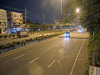 Latest picture from the Chom Thong Road intersecting with Somdet Phra Chao Tak Sin Road camera