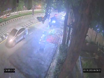 Latest picture from the Before ascending the Thai-Japanese Bridge, inbound Rama IV Road camera