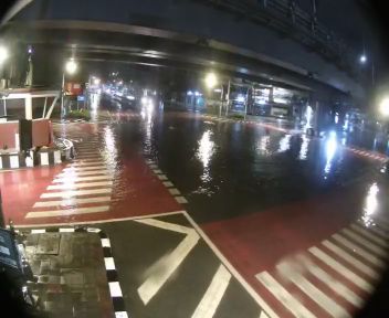 Latest picture from the Khlong Tan Intersection camera