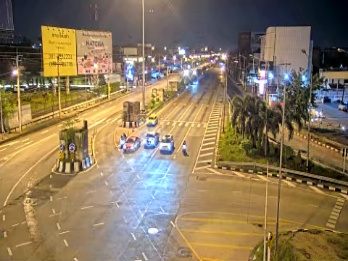 Latest picture from the Prasert-Manukit Road intersects with Sukhaphiban 1 Road (Water Park Intersection) camera