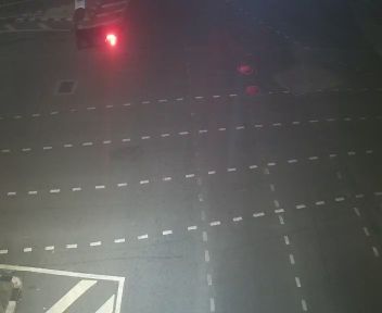 Latest picture from the Uruphong Intersection, Phetchaburi Road side camera