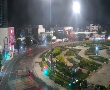 Latest picture from the Wong Wian Yai camera