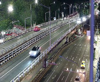 Latest picture from the Sala Daeng Intersection camera