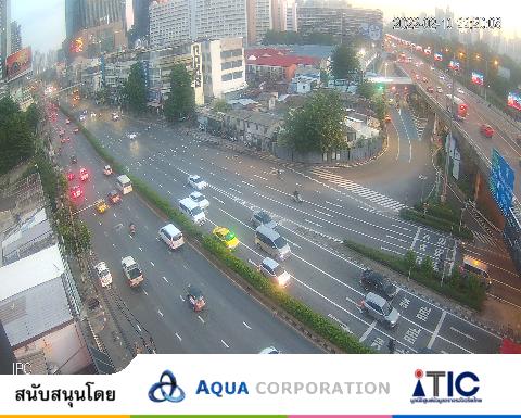 Latest picture from the Rama IV Rd, Rama IV Expressway Intersection camera