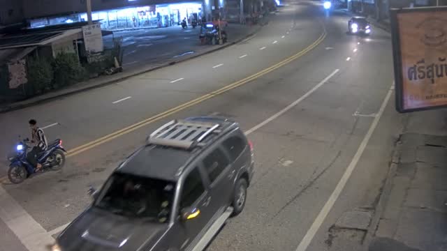 Latest picture from the Thep Khunakon Rd - Sirisothon Rd Triad, toward Thep Khunakon Rd camera