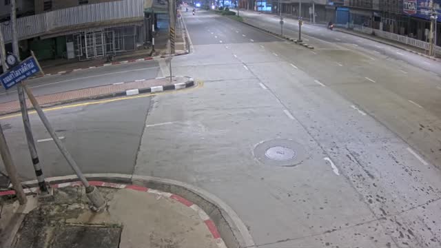 ภาพล่าสุดจากกล้อง สามแยกถนนศรีโสธรตัดใหม่-ถนนมหาจักรพรรดิ์ มุ่งหน้ากรุงเทพฯ