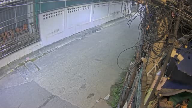 Latest picture from the Soi Thep Khunakorn 5 camera