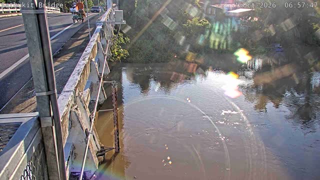 Latest picture from the Sathukit Bridge camera