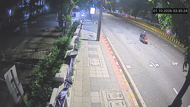 Latest picture from the In front of the Criminal Court-CAM2 camera