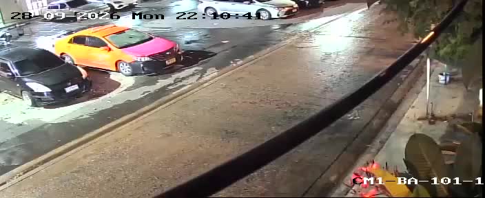 Latest picture from the Entrance to Soi Chaeng Watthana 4-CAM1 camera