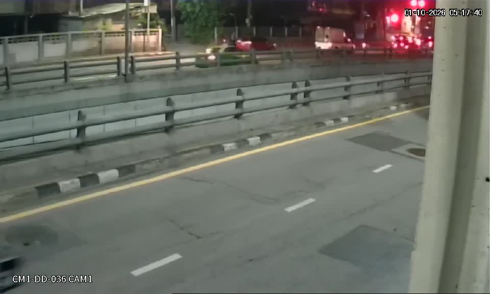 Latest picture from the Soi Mit Maitri entrance, Din Daeng Rd-CAM1 camera