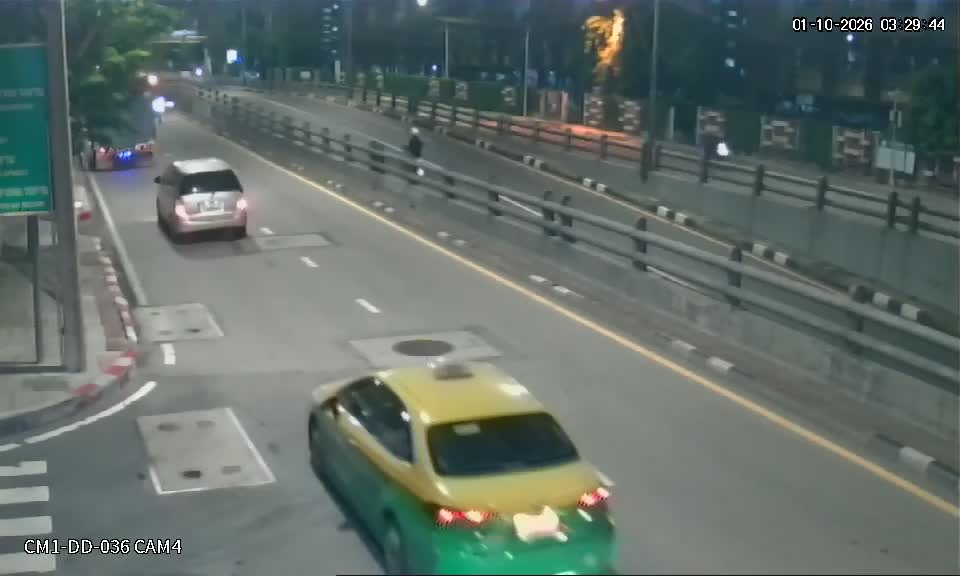 Latest picture from the Soi Mit Maitri entrance, Din Daeng Rd-CAM4 camera