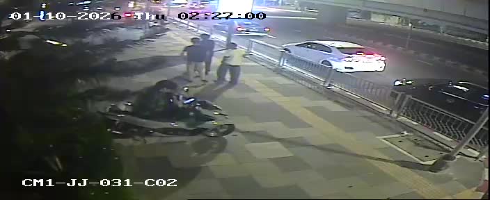 Latest picture from the Soi Phahon Yothin 31 entrance-CAM2 camera
