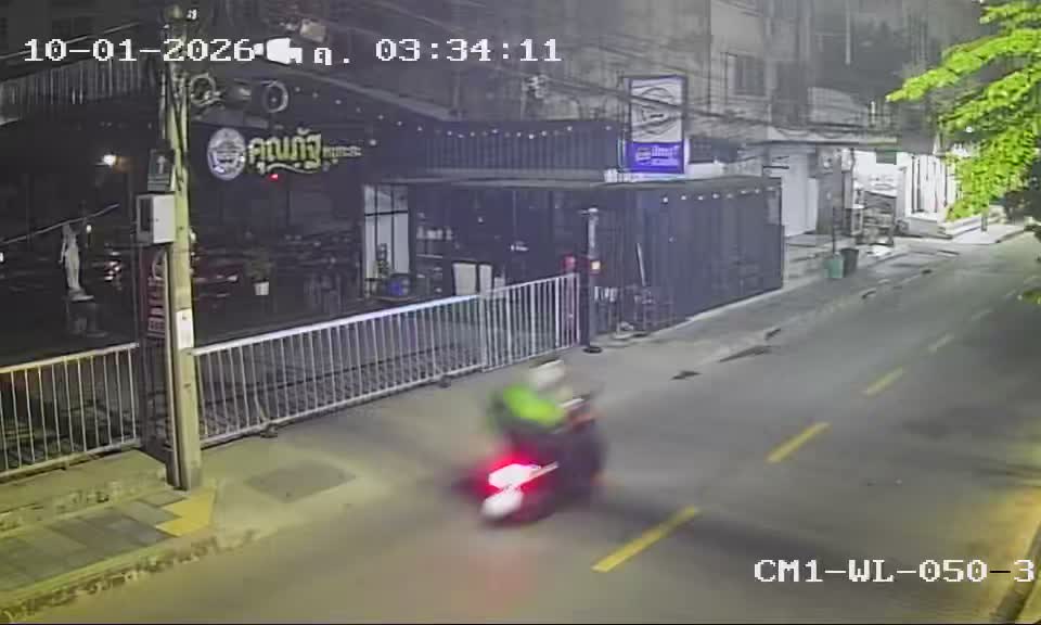 Latest picture from the 1. Bridge over Khlong Saen Saep, Soi Lat Phrao 122 (Mahatthai)-CAM3 camera