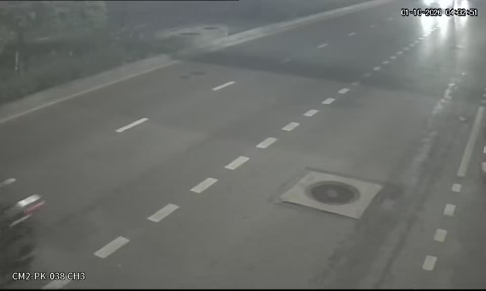 Latest picture from the Bus stop in front of Samakkhi Phasat Co., Sukhumvit Rd-CAM3 camera