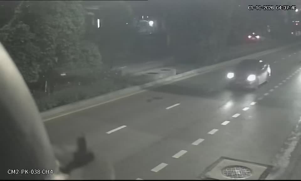 Latest picture from the Bus stop in front of Samakkhi Pharmacy, Sukhumvit Rd-CAM4 camera