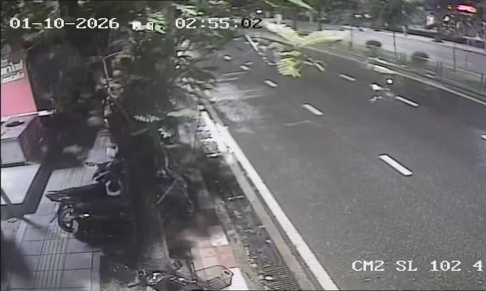 Latest picture from the Phon Thep Village Community, Soi Phatthanakan 54-CAM4 camera