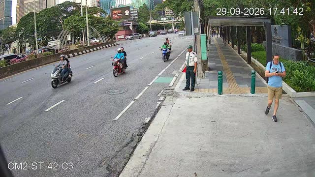 Latest picture from the Soi Sathon 5 entrance-CAM3 camera