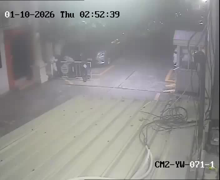 Latest picture from the Soi Sathu Pradit 15-CAM1 camera