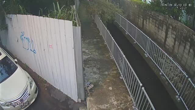 Latest picture from the Sidewalk next to the main road in front of Ramkhamhaeng University-CAM3 camera