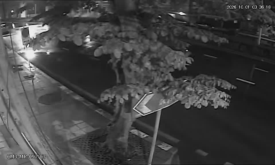 Latest picture from the Entrance to Soi Sihaburanukit 16-CAM3 camera