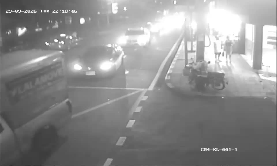 Latest picture from the At the entrance to Soi Charoen Krung 93-CAM1 camera