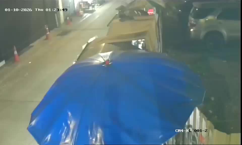 Latest picture from the At the entrance to Soi Charoen Krung 93-CAM2 camera