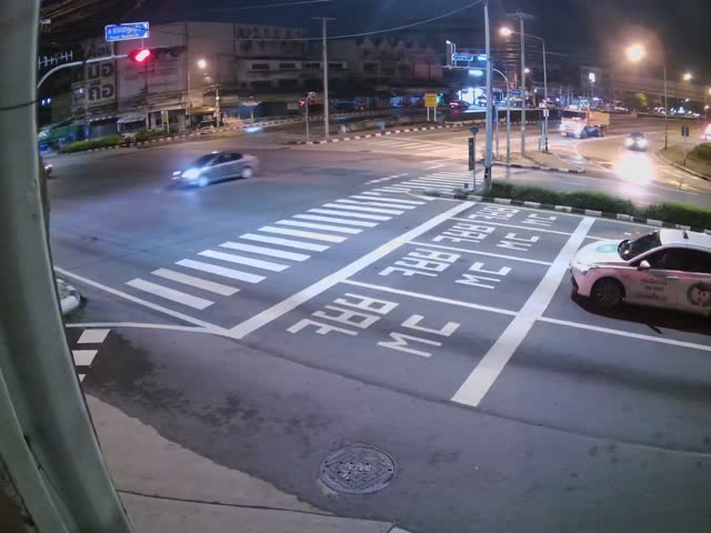 Latest picture from the Nawamin-CAM3 Intersection camera