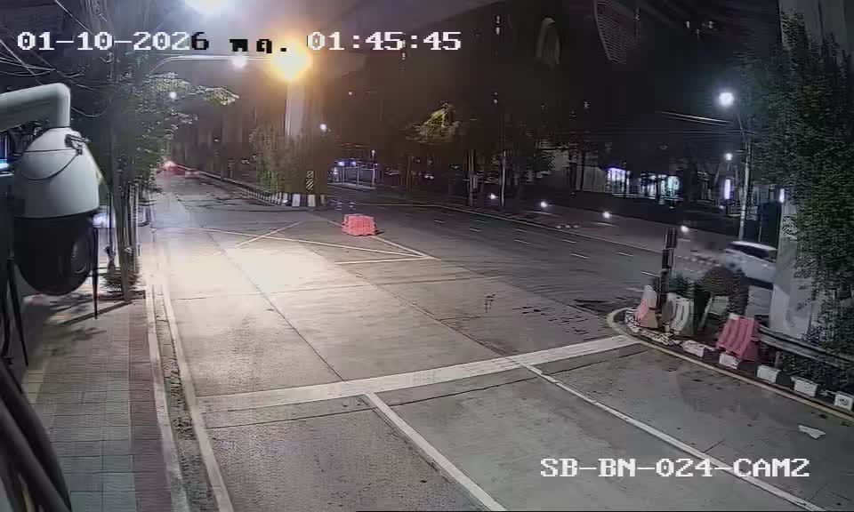 Latest picture from the Bus stop in front of Nophalai Village, Sukhumvit Rd - CAM2 camera