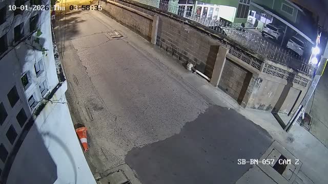 Latest picture from the Entrance to Soi Bearing 13-CAM2 camera