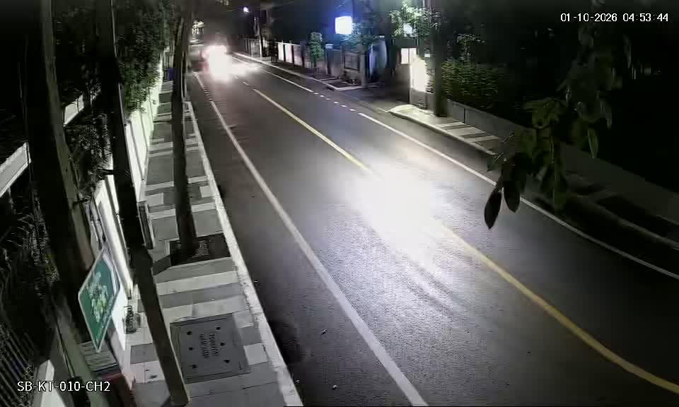 Latest picture from the Front of Ban Sabai Spa, Sukhumvit 26 - CAM2 camera