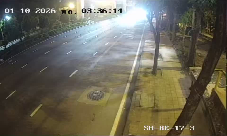 Latest picture from the Under the Kanchanaphisek Rd interchange bridge at the Phet Kasem Rd intersection (Point 1)-CAM3 camera